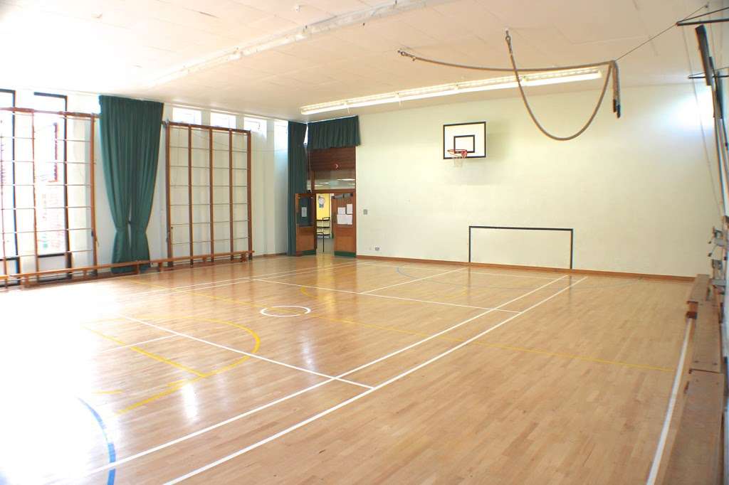 Pinewood School | Pinewood School, Hoe Ln, Ware SG12 9PG, UK | Phone: 01920 412211