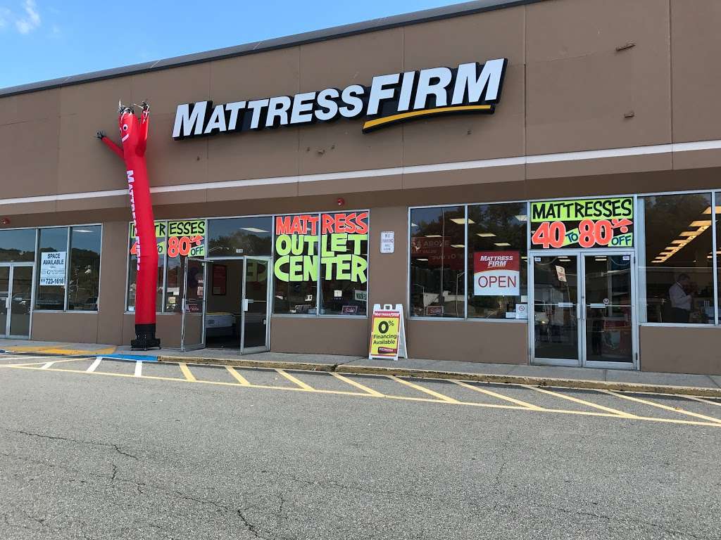 Mattress Firm Yonkers Clearance | 2350 Central Park Ave, Yonkers, NY 10710, USA | Phone: (914) 620-6080