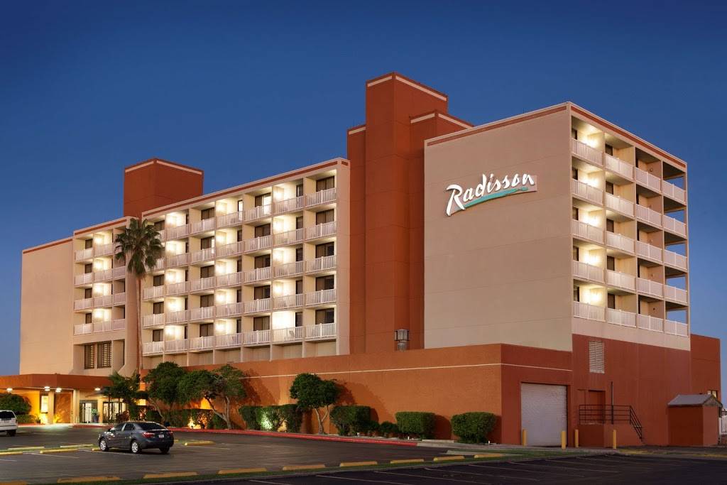 Radisson Hotel Corpus Christi Beach | 3200 E, Surfside Blvd, Corpus Christi, TX 78402, USA | Phone: (361) 883-9700