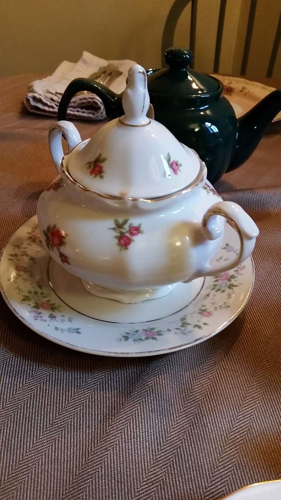 Talking Tea Cup | 301 W Butler Ave, Chalfont, PA 18914, USA | Phone: (215) 997-8441