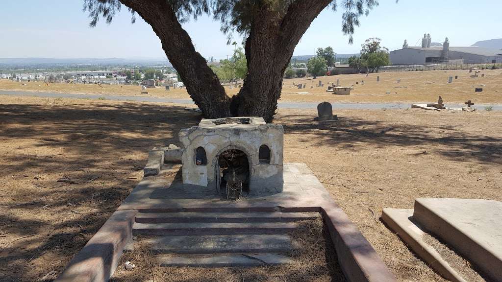 The Agua Mansa Pioneer Cemetery | 2001 Agua Mansa Rd, Colton, CA 92324, USA | Phone: (909) 370-2091