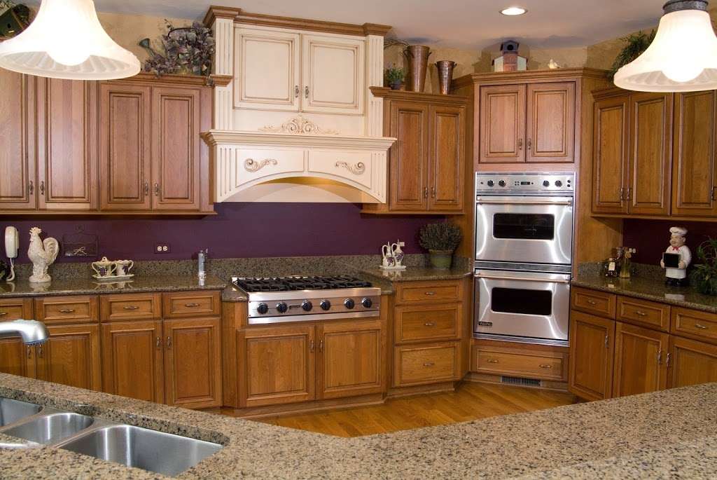 Colonial Kitchen & Bath Cabinetry, Inc | 2300 E Church St # 4, Sandwich, IL 60548 | Phone: (815) 786-9401