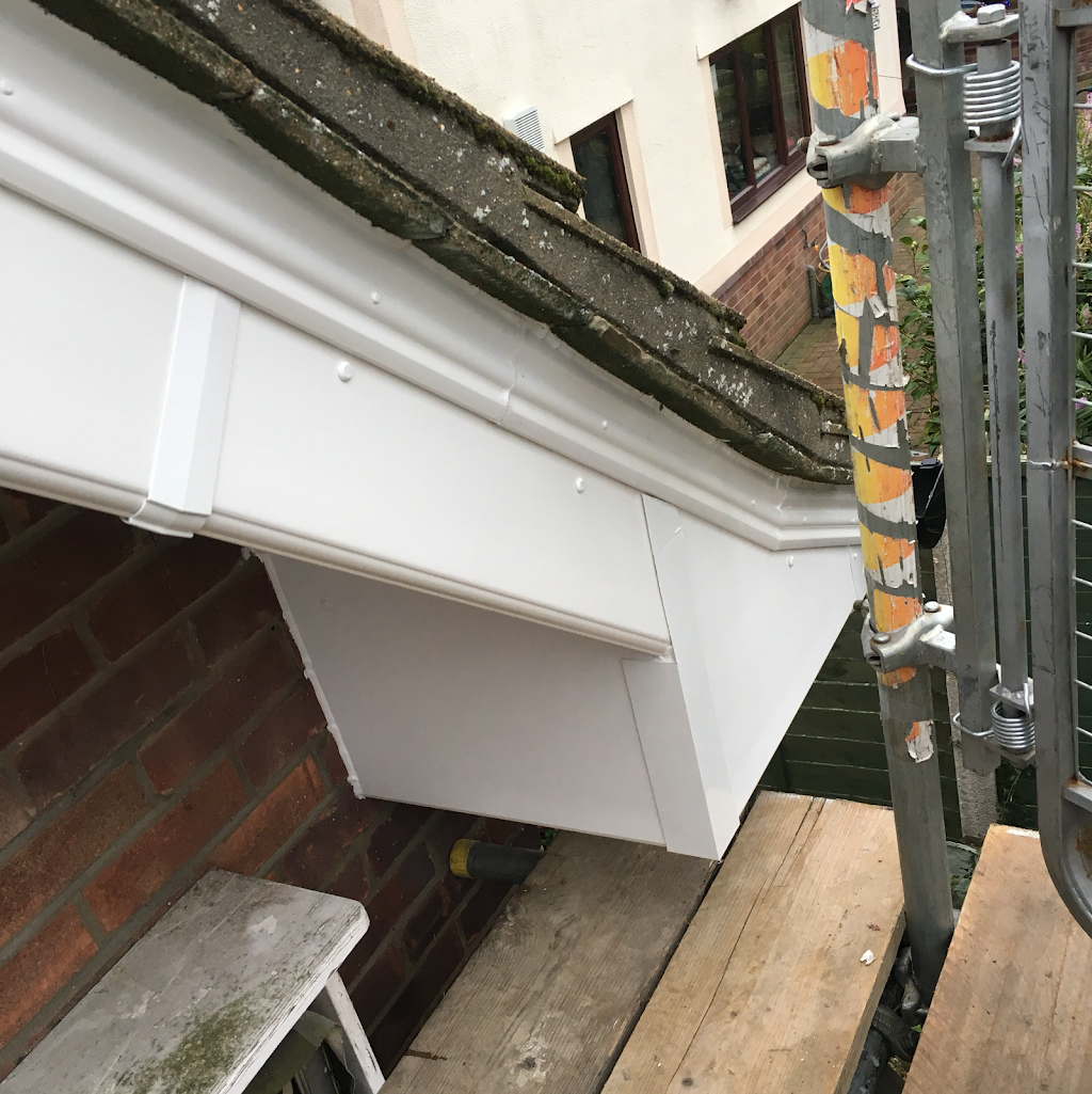 Affordable roofline | 74 Nutcroft, Datchworth, Stevenage SG3 6TG, UK | Phone: 07983 176318