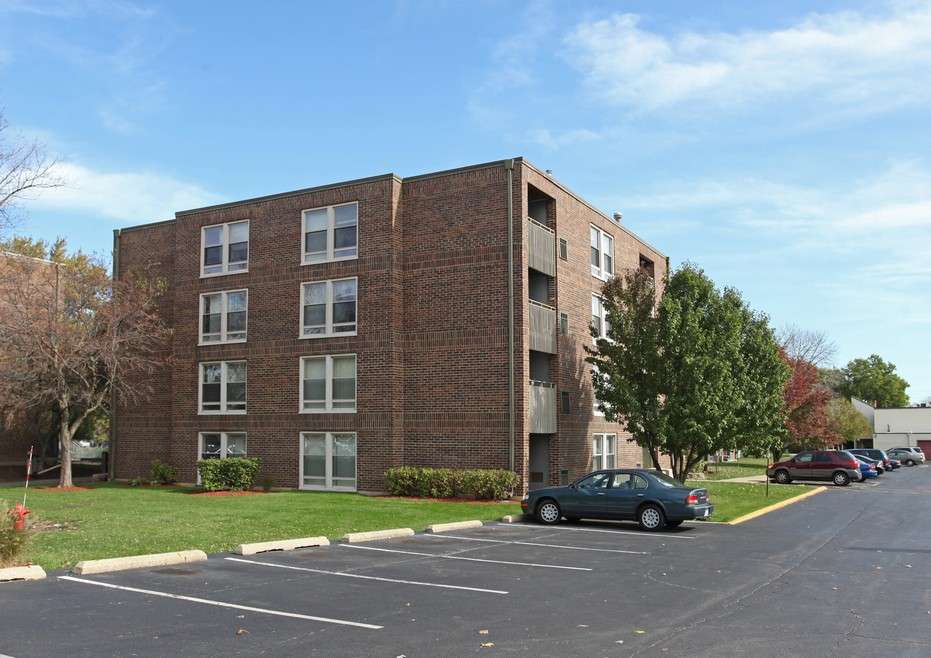 Arboretum Village Apartments | 1790, 2201 Dogwood Dr, Lisle, IL 60532, USA | Phone: (630) 852-4505