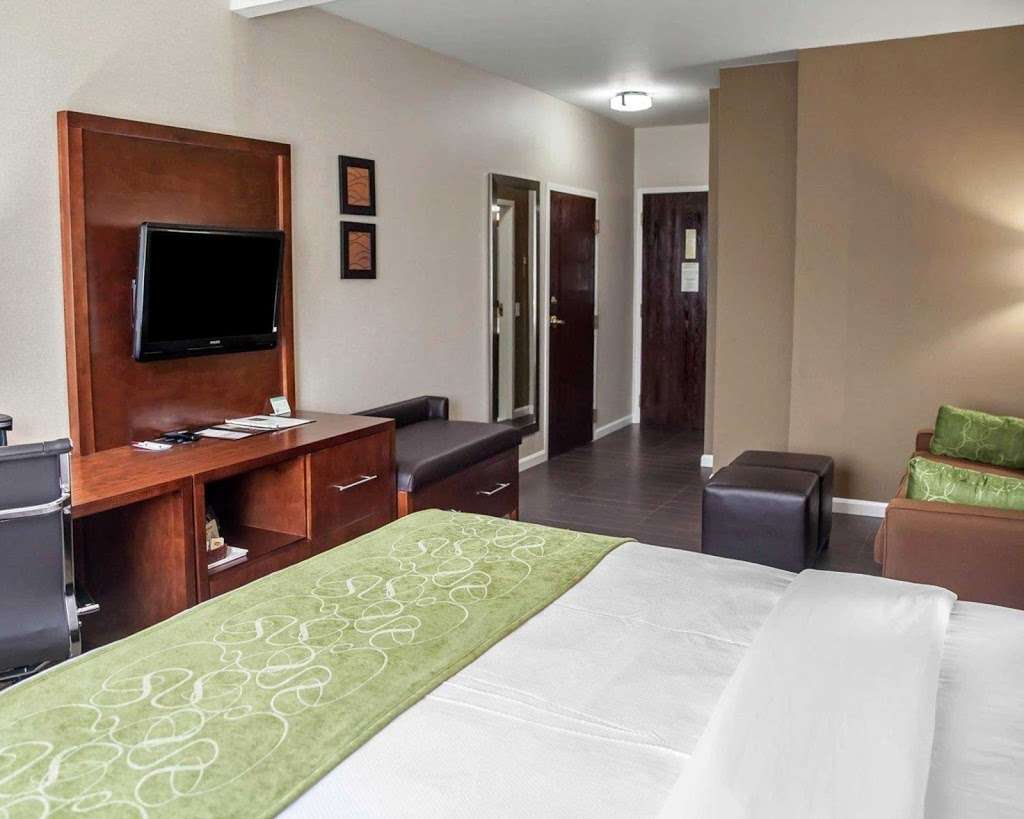 Comfort Suites | 1654 N Dupont Hwy, Dover, DE 19901, USA | Phone: (480) 568-6936