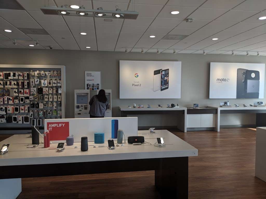 Verizon | 258 Daniel Webster Hwy, Nashua, NH 03060, USA | Phone: (603) 888-2000