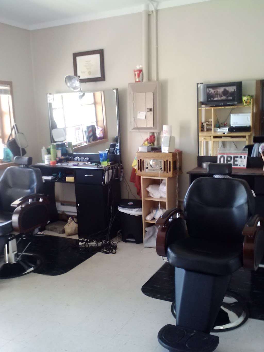 BDBs Barbershop (BrooksDaBarber) | 12302 James Madison Pkwy #5, King George, VA 22485 | Phone: (540) 220-0600