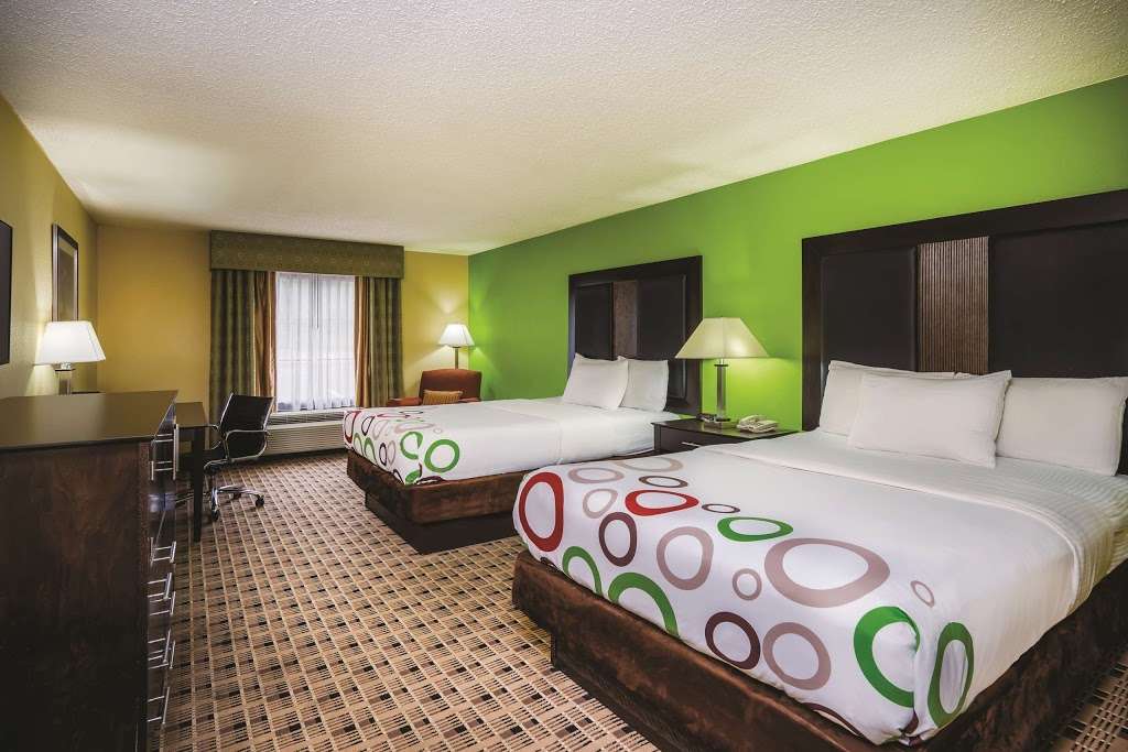 La Quinta Inn & Suites Baltimore South Glen Burnie | 6323 Ritchie Hwy, Glen Burnie, MD 21061 | Phone: (410) 636-4300