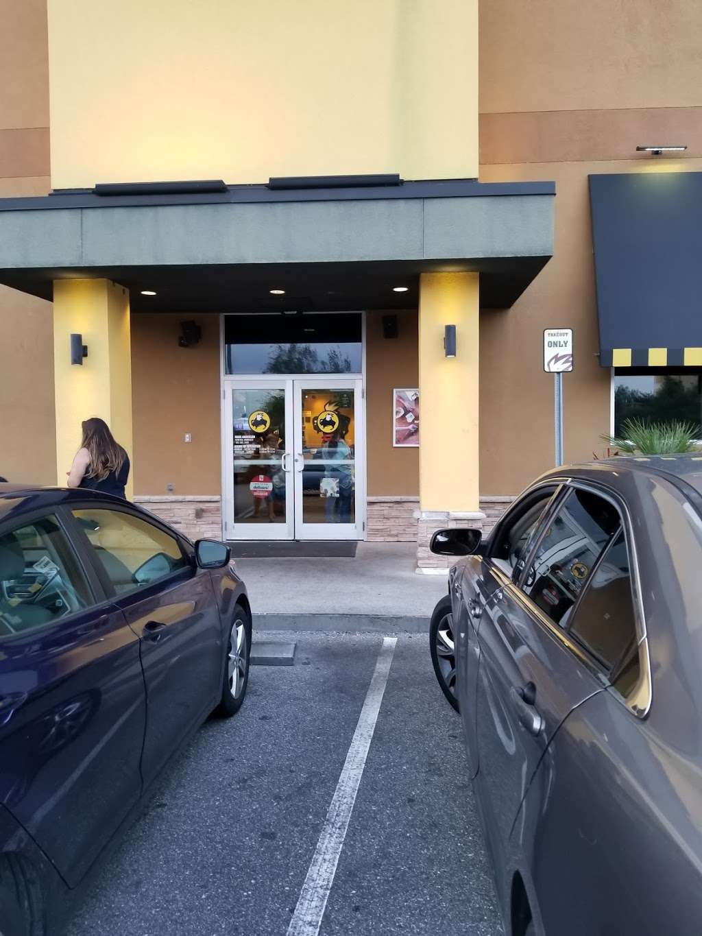 Buffalo Wild Wings | 10761 International Dr, Orlando, FL 32821 | Phone: (407) 985-3400