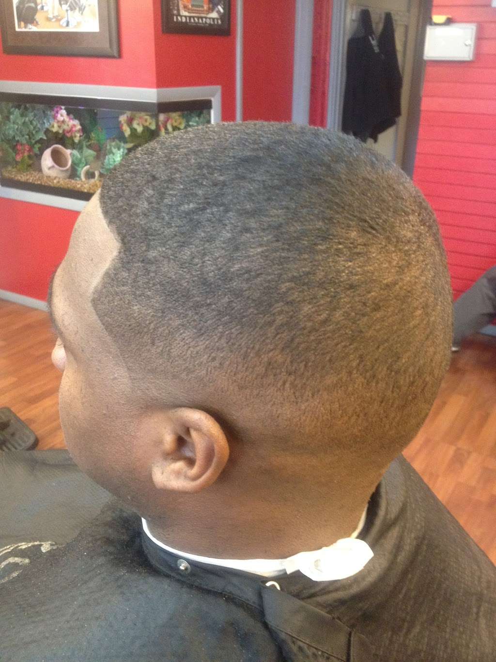 Luv 2 Cut | 1401, 2325 E 52nd St, Indianapolis, IN 46205, USA | Phone: (317) 202-2887