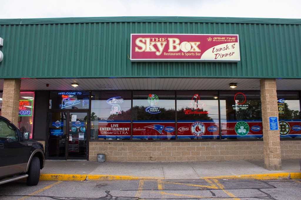 The Skybox Restaurant & Sports Bar | 553 Main St # 9, Tewksbury, MA 01876, USA | Phone: (978) 851-4818