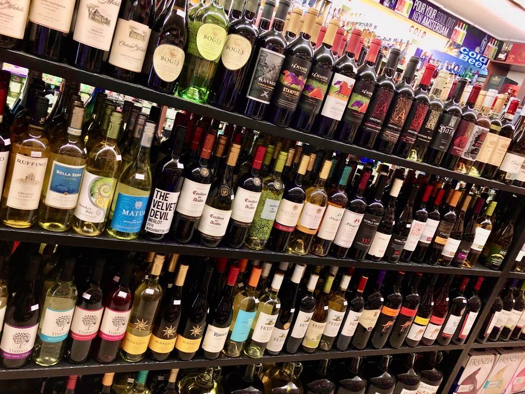 Chandler Liquors | 554 N Arizona Ave, Chandler, AZ 85225, USA | Phone: (480) 963-5100