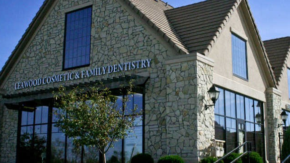 Leawood Cosmetic & Family Dentistry | 4861 W 134th St, Leawood, KS 66209, USA | Phone: (913) 685-1900