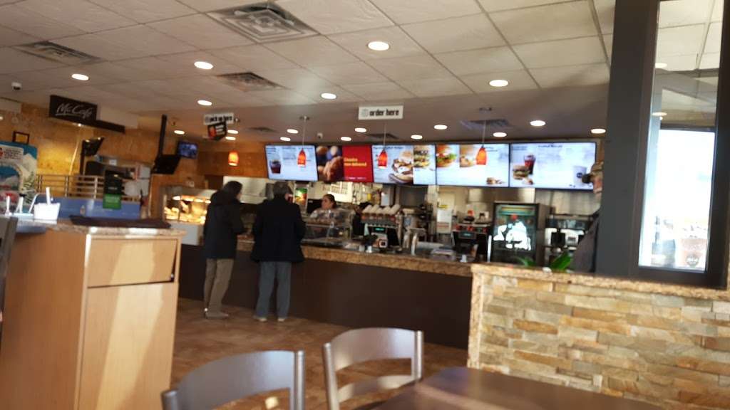 McDonalds | 3241 W Peterson Ave, Chicago, IL 60645 | Phone: (773) 588-8860