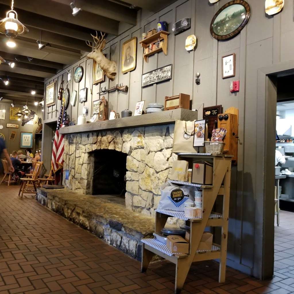 Cracker Barrel Old Country Store | 4110 S Lees Summit Rd, Independence, MO 64055 | Phone: (816) 373-3341