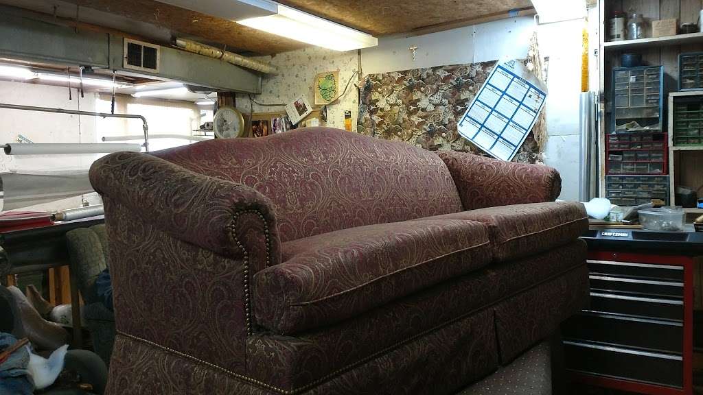 Marges Upholstery | 588 E 1350 N, Wheatfield, IN 46392, USA | Phone: (219) 956-3234