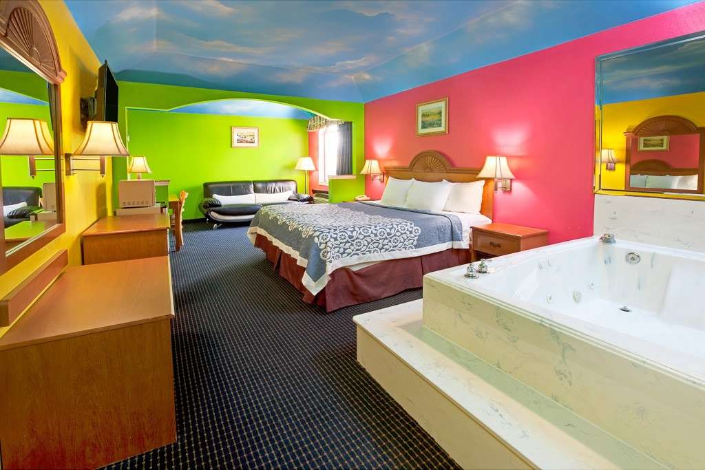 Sapphire Inn & Suites | 15765 East Fwy, Channelview, TX 77530, USA | Phone: (281) 457-0140