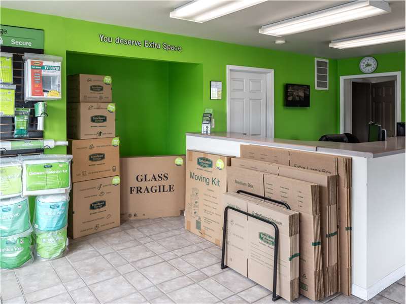 Extra Space Storage | 2199 Parklyn Dr, York, PA 17406 | Phone: (717) 848-6464
