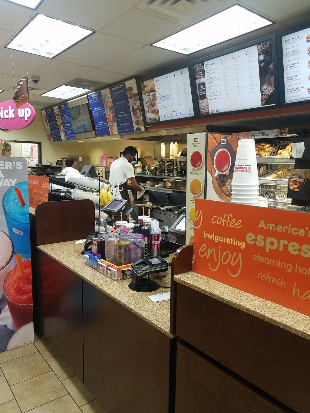 Dunkin Donuts | 12200 Veirs Mill Rd, Wheaton, MD 20906, USA | Phone: (301) 946-7391