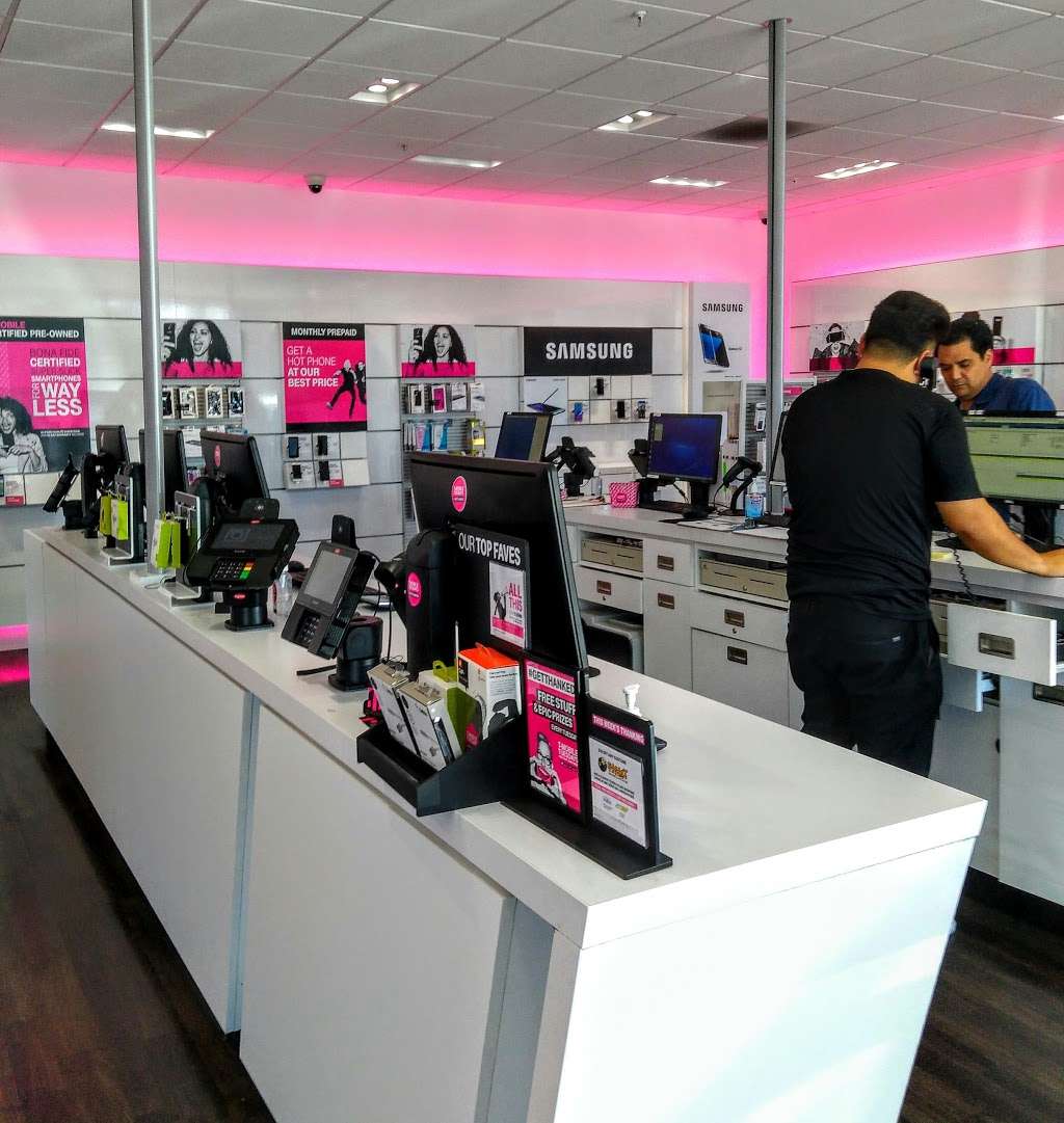 T-Mobile | 6521 E Spring St A-1, Long Beach, CA 90808, USA | Phone: (562) 354-9200