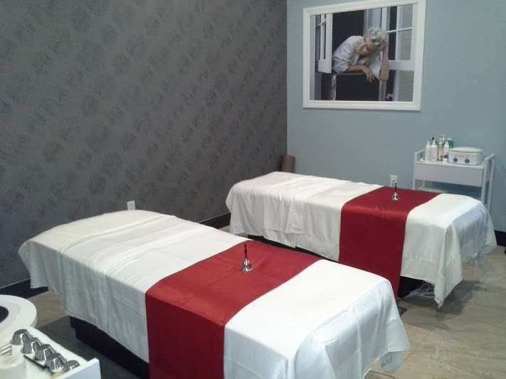 The Red Carpet Salon & Spa | 5515 Vista View Way, Oviedo, FL 32765 | Phone: (407) 542-0388