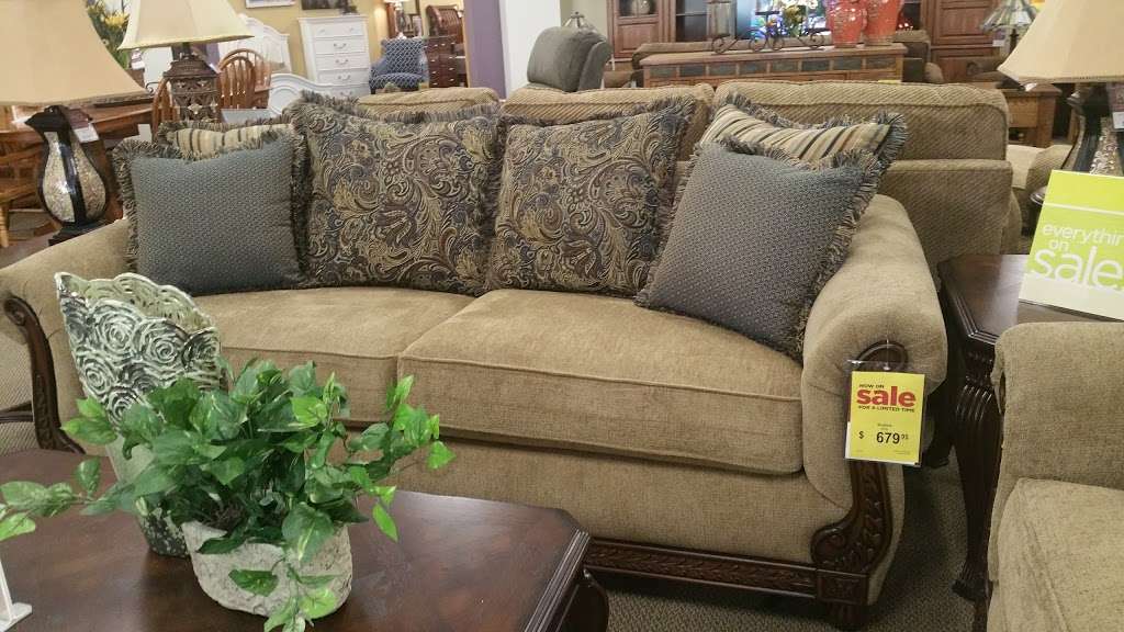 Raymour & Flanigan Furniture and Mattress Store | 5303 Concord Pike, Wilmington, DE 19803 | Phone: (302) 478-2151