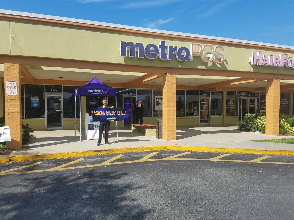 Metro by T-Mobile | 9354 Oakhurst Rd, Seminole, FL 33776, USA | Phone: (727) 648-4553