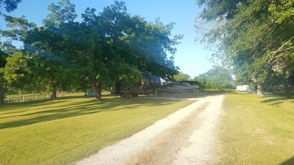 Home Away from Home RV Spot | 9010 FM524, Sweeny, TX 77480, USA | Phone: (979) 557-6071