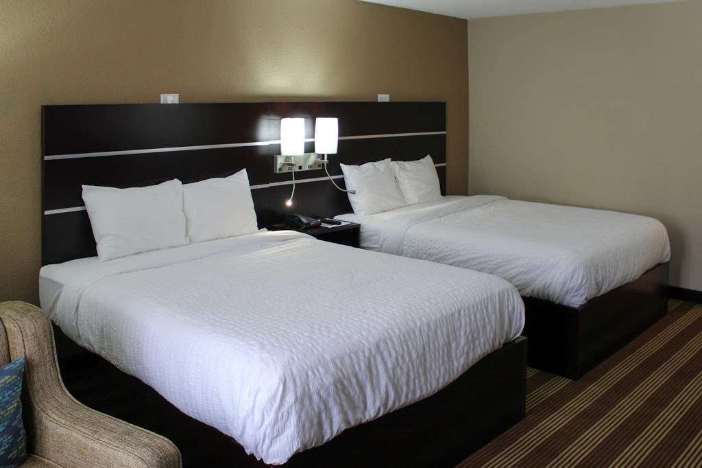 Clarion Inn & Suites | 101 Broad St Building A - Clarion, Delaware Water Gap, PA 18327, USA | Phone: (570) 476-0000
