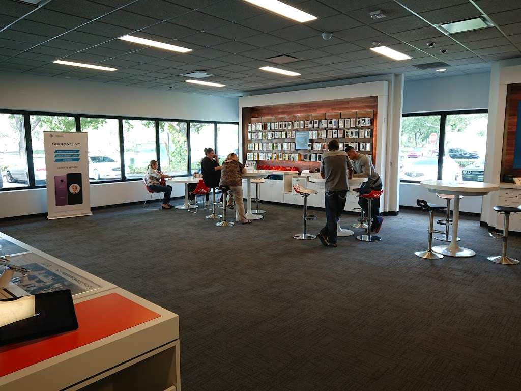AT&T Store | 11380 Pines Blvd, Pembroke Pines, FL 33026, USA | Phone: (954) 430-7052