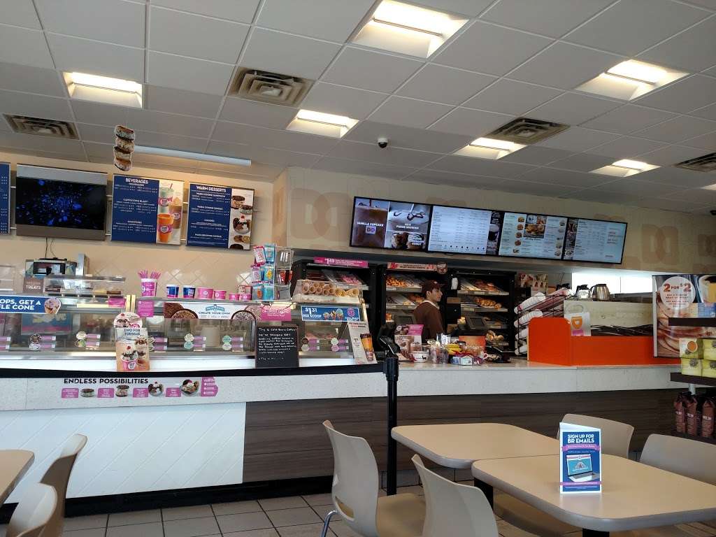 Dunkin Donuts | 135 Main St, Monroe, CT 06468, USA | Phone: (203) 268-5718