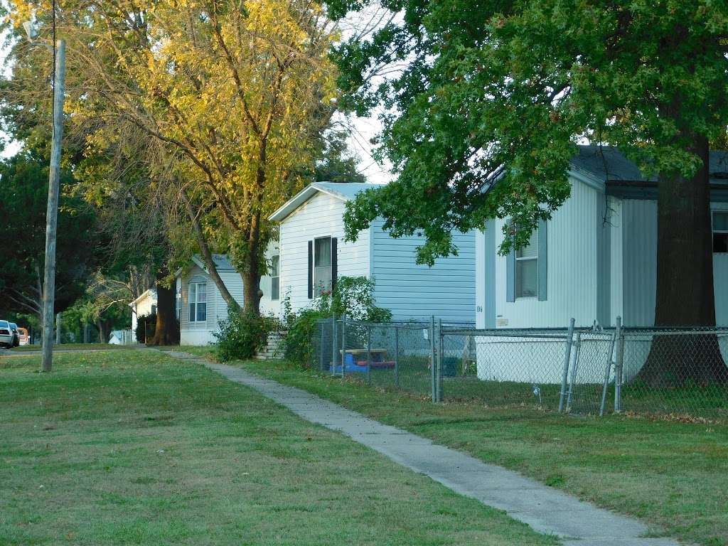 Woodmoor Mobile Home Community | 108 Woodmoor Ct, Leavenworth, KS 66048 | Phone: (913) 682-3103