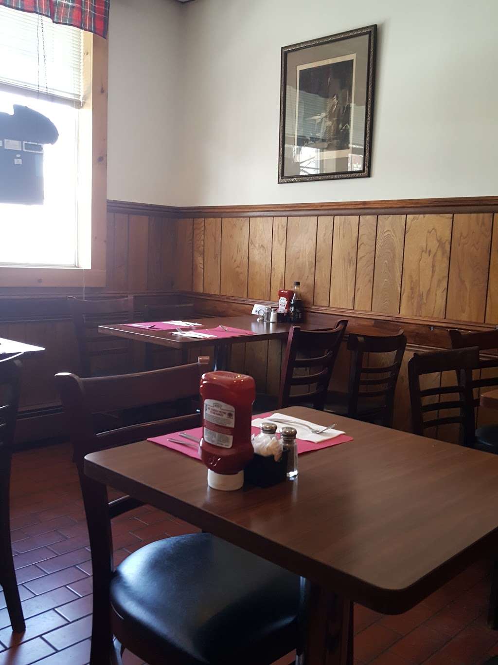 Argyle Restaurant | 212 Kearny Ave, Kearny, NJ 07032 | Phone: (201) 991-3900