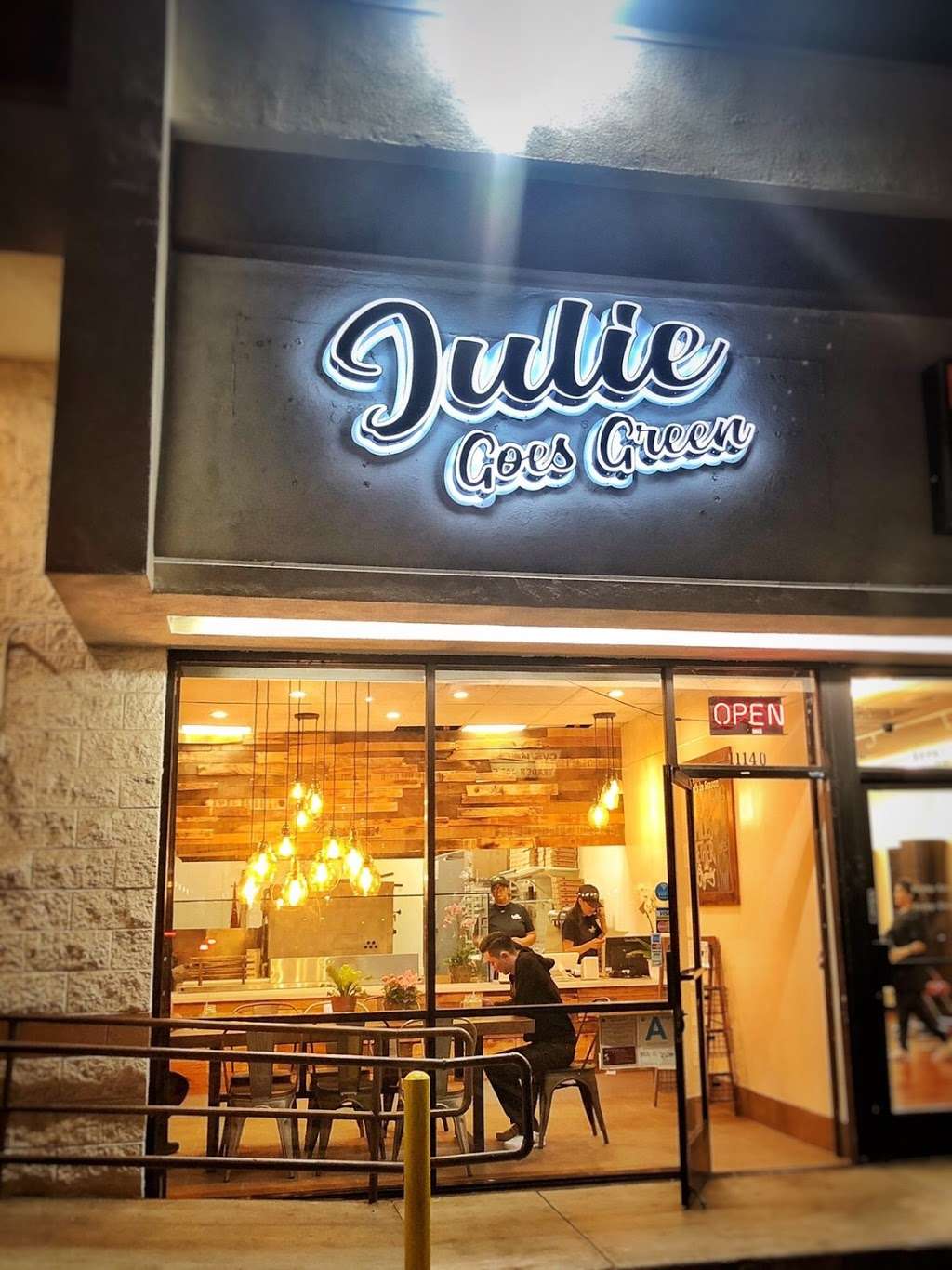 Julies Goes Green | 11140 Palms Boulevard, Los Angeles, CA 90034, USA | Phone: (310) 398-4620