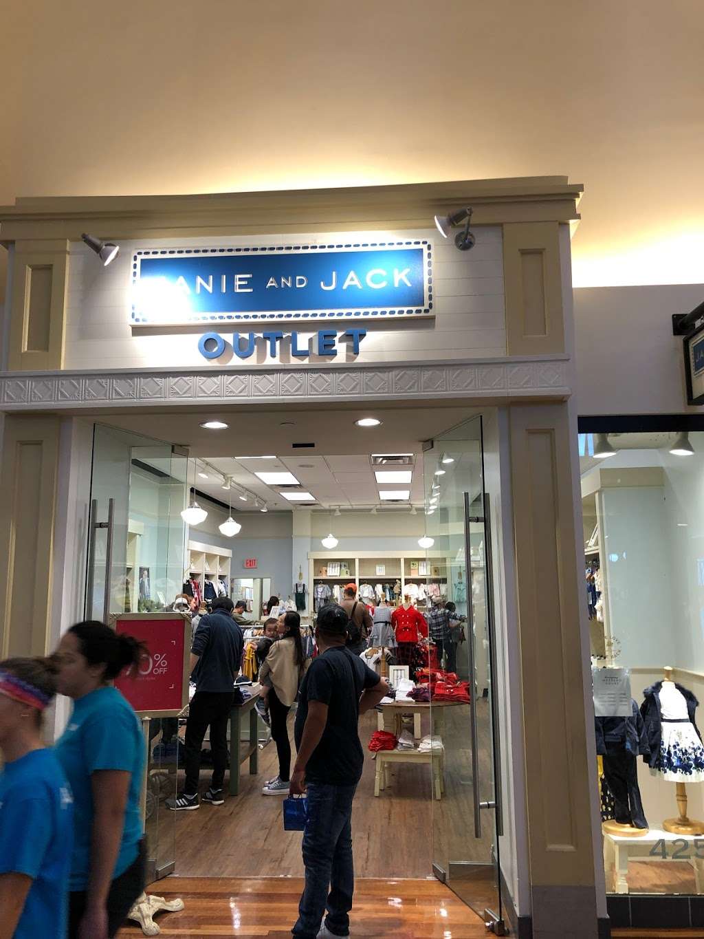 Janie and Jack Outlet | 3000 Grapevine Mills Pkwy #425, Grapevine, TX 76051, USA | Phone: (972) 355-1974