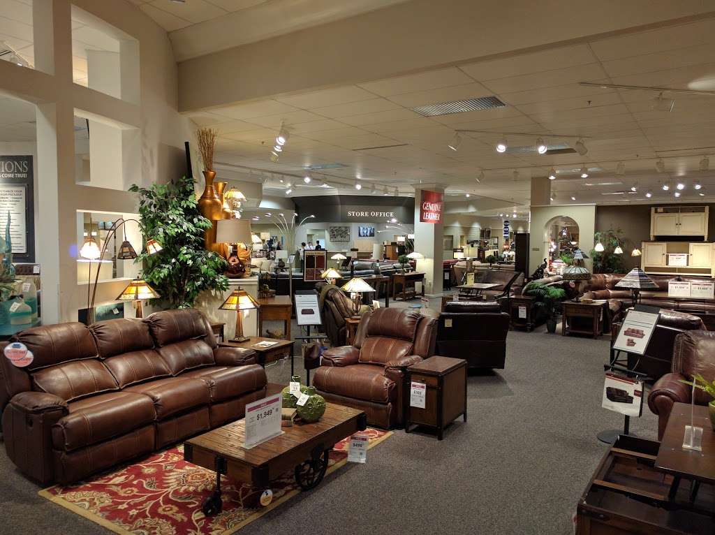 Steinhafels | W231 N1013 County Hwy F, Waukesha, WI 53186, USA | Phone: (262) 436-4500