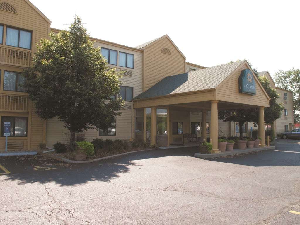 La Quinta Inn Kansas City North | 2214 Taney St, North Kansas City, MO 64116 | Phone: (816) 221-1200