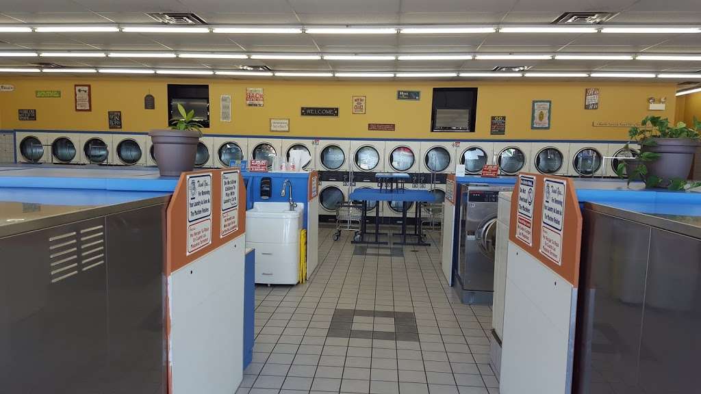 Archer & Central Coin Laundry | 5885 S Archer Ave, Chicago, IL 60638, USA | Phone: (773) 585-0625