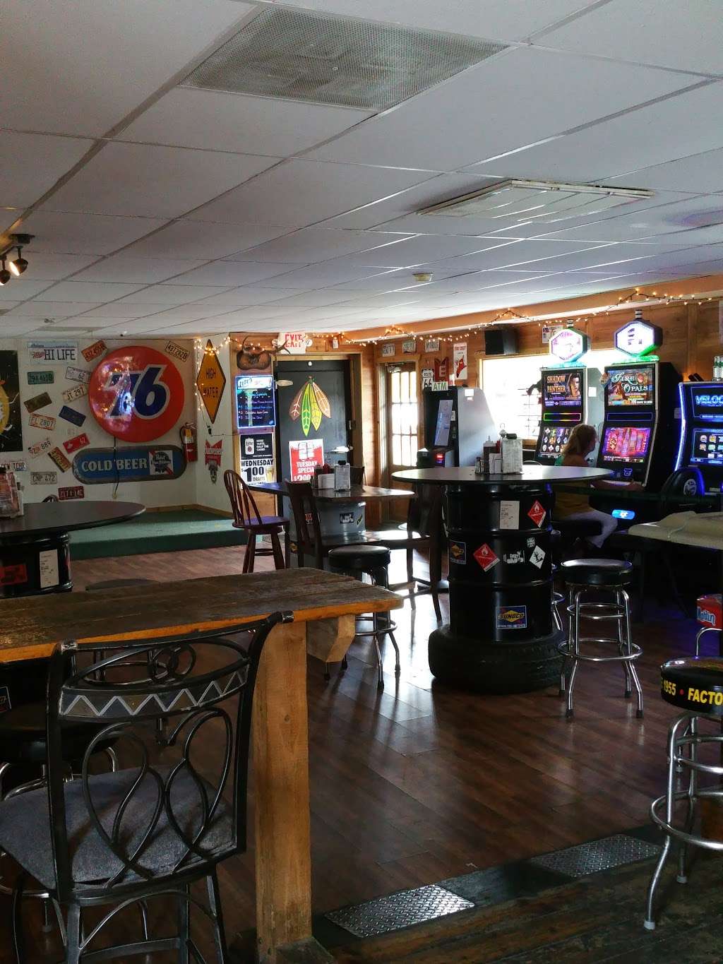 Cudas Bar & Grill | 27045 Grass Lake Rd, Antioch, IL 60002, USA | Phone: (224) 788-9144