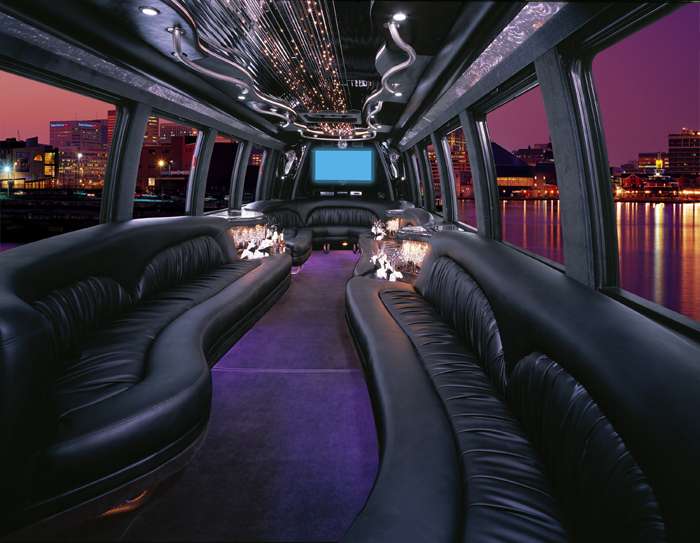 Limo Bus Long Island | 31 W 3rd St, Freeport, NY 11520, USA | Phone: (516) 546-6287