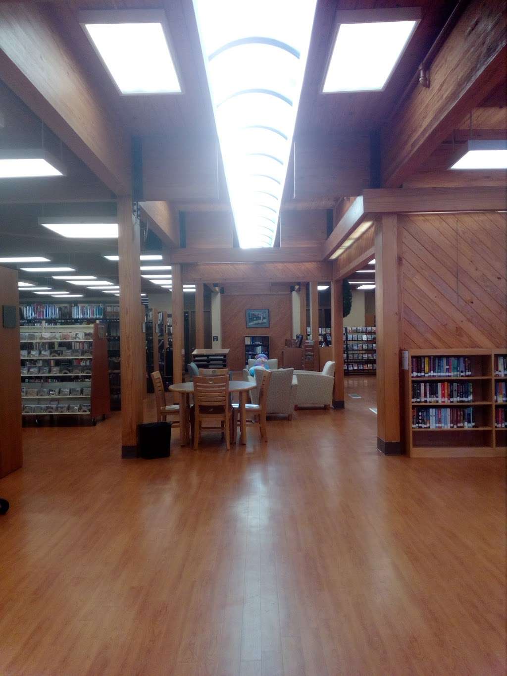 Prairie Trails Public Library | 8449 Moody Ave, Burbank, IL 60459, USA | Phone: (708) 430-3688