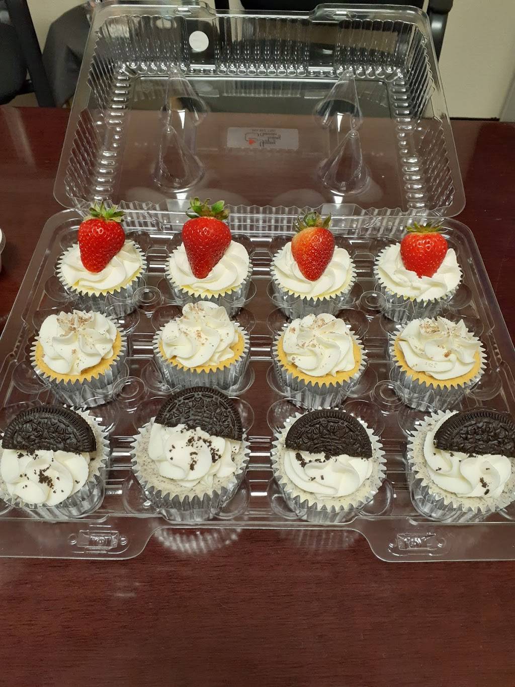 Yummy Tummy Cheesecakes | 4820 Kostoryz Rd E, Corpus Christi, TX 78415, USA | Phone: (361) 452-7701