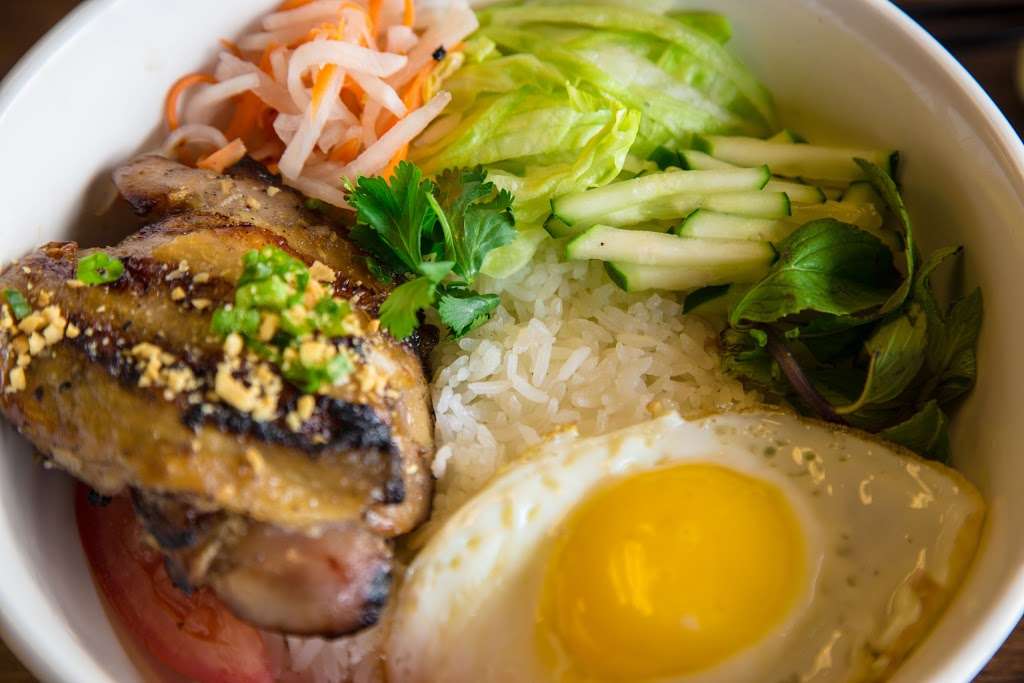 Viet Nomz 7581 University Blvd Winter Park Fl 32792 Usa