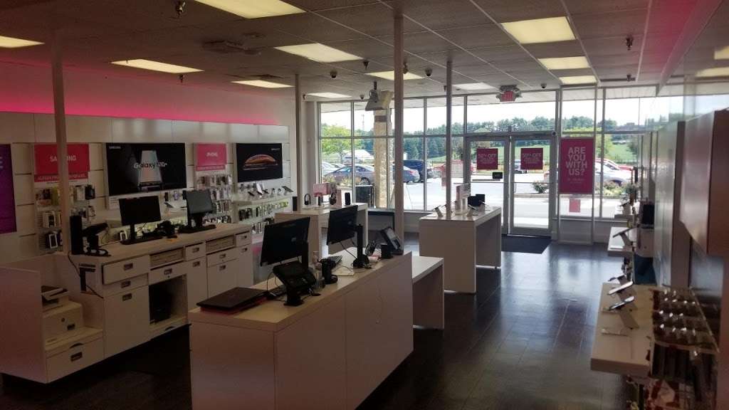 T-Mobile | 3985 Columbia Ave Space #2, Columbia, PA 17512, USA | Phone: (717) 522-8098