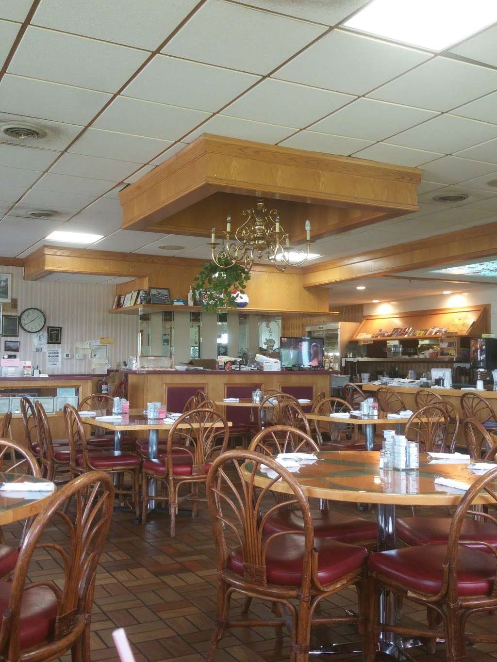 The Meadows Family Restaurant | 10615 Northwestern Ave, Franksville, WI 53126, USA | Phone: (262) 835-2000