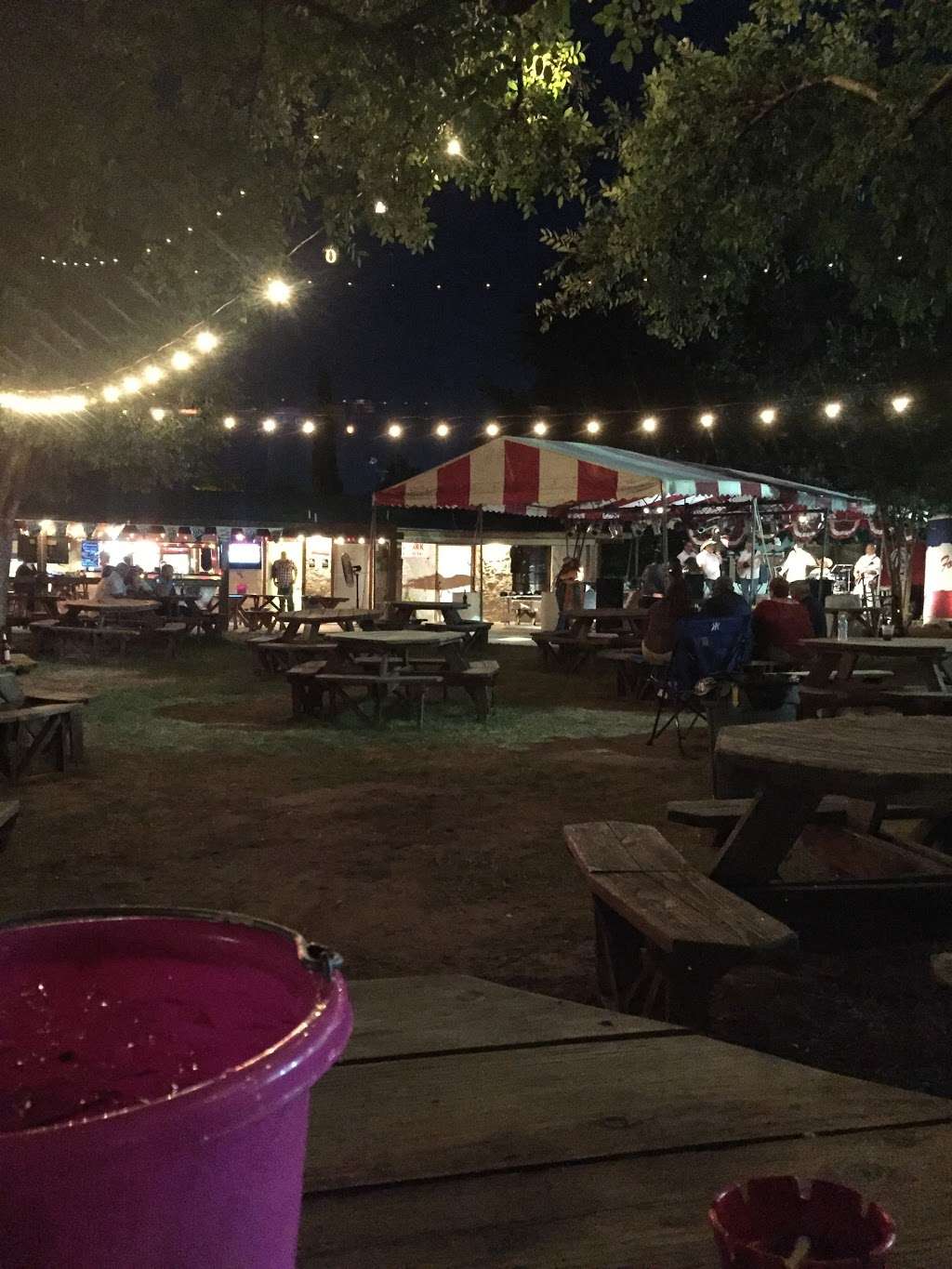 Four Points Food Park | 19120 TX-16, San Antonio, TX 78264, USA | Phone: (210) 422-6233