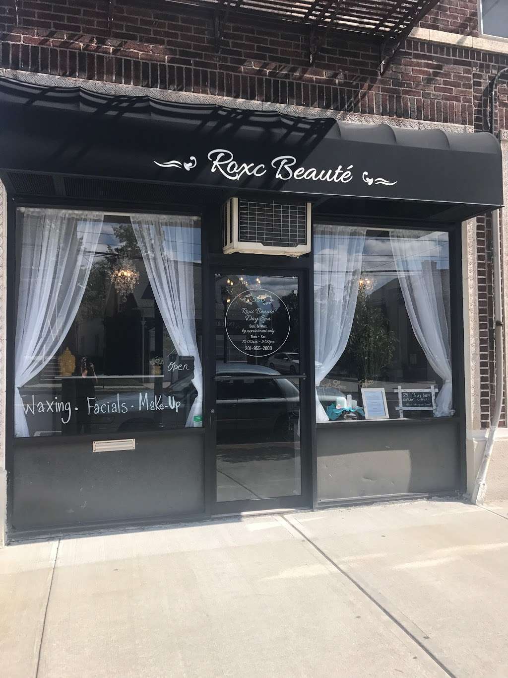 Roxc Beauté Wax Center | 2806, 596 Kearny Ave, Kearny, NJ 07032, USA | Phone: (201) 955-2000