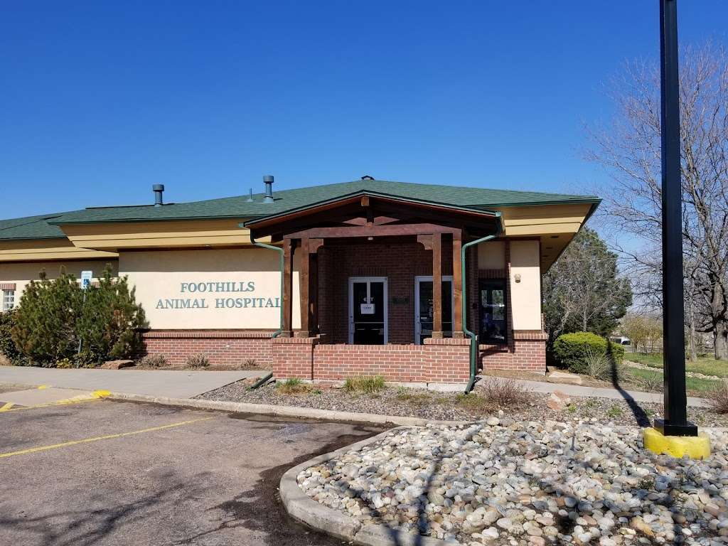 Foothills Animal Hospital | 13015 W Alameda Pkwy, Lakewood, CO 80228, USA | Phone: (303) 988-0403