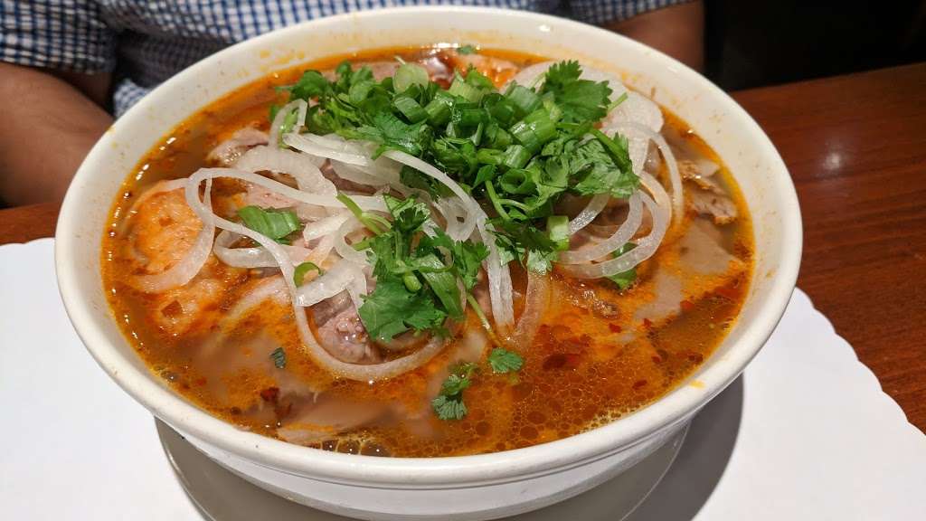 Pho Viet | 18741 Soledad Canyon Rd, Canyon Country, CA 91351, USA | Phone: (661) 252-1899