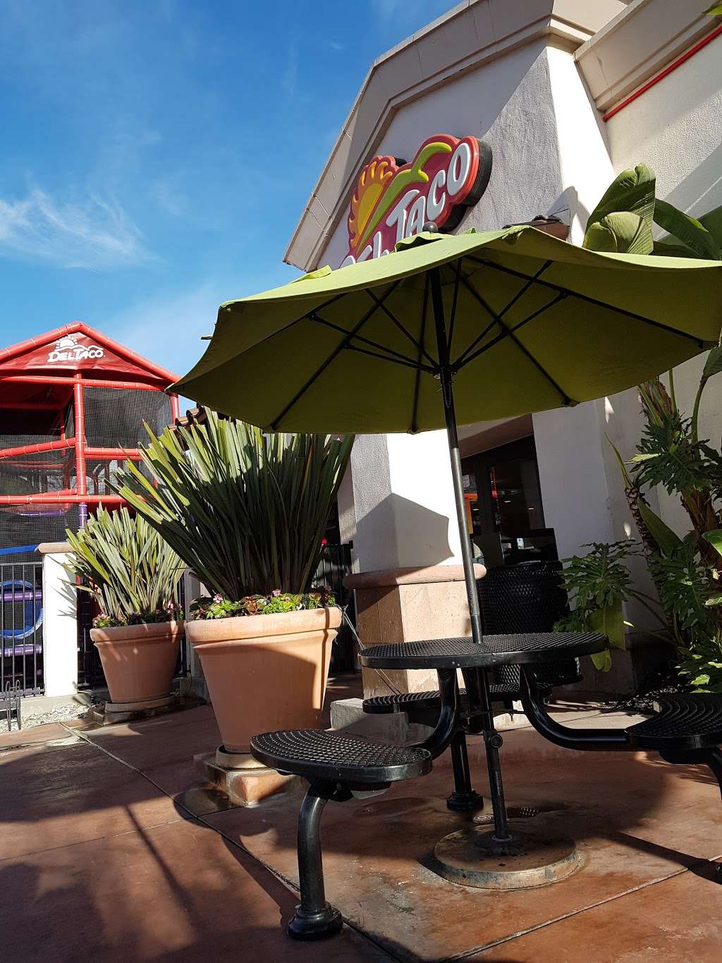 Del Taco | 26702 Portola Pkwy, Foothill Ranch, CA 92610 | Phone: (949) 588-0716